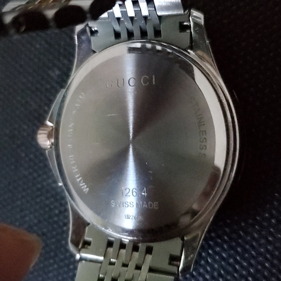 Gucci G-Timeless Two Tone (Silver/Rose Gold) Watch - Unisex - Picture 7 of 10